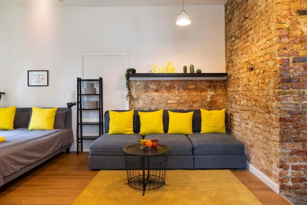 Shabby Chic Apartment +Freshly Furnished&Renovated Berlin 0*,  Tyskland